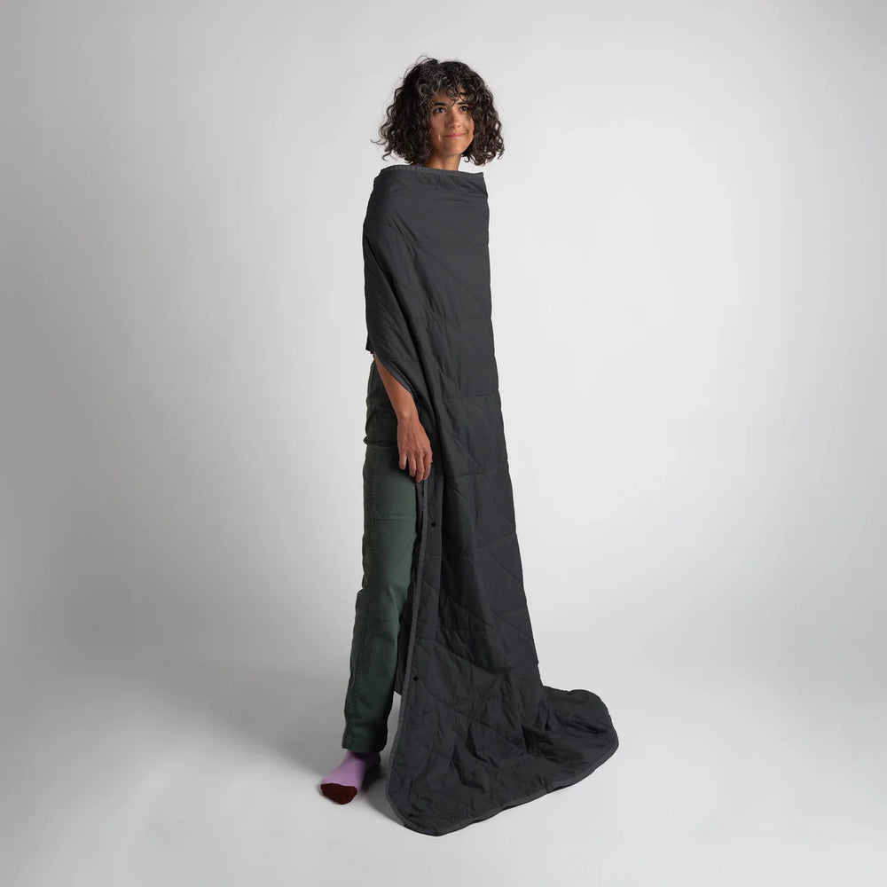 Gravel: Layover Travel Blanket • Black